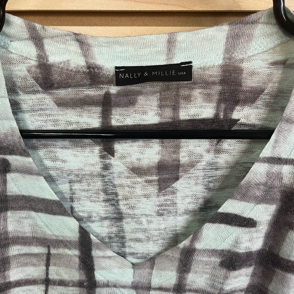 Nally & Mille polyester rayon top one size made in USA - Picture 5 of 6